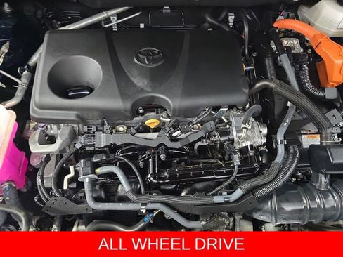 Used 2022 Toyota RAV4 XLE Premium AWD/4WD image 31