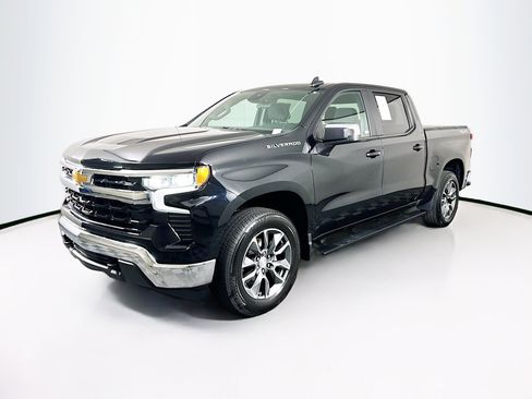 Used 2024 Chevrolet Silverado 1500 LT image 3