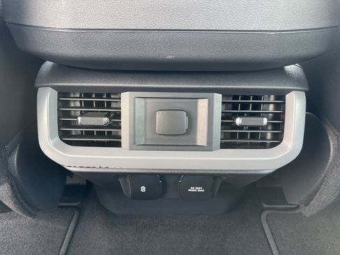 Used 2024 Ford F150 Lariat AWD/4WD image 32