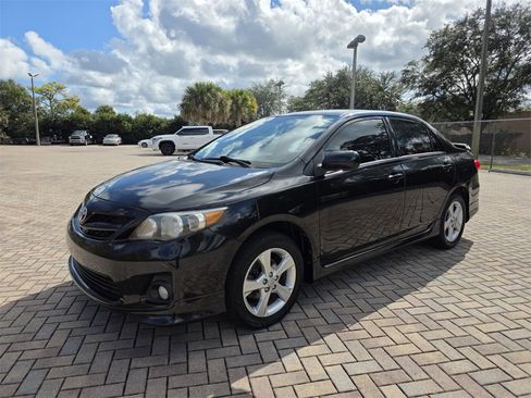 Used 2013 Toyota Corolla LE image 3
