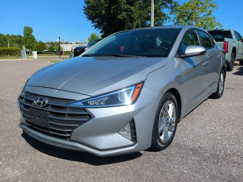 Used 2020 Hyundai Elantra SEL w/ Cargo Package (C1) FWD image 2