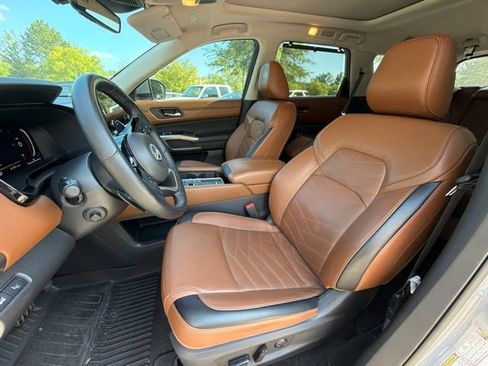 Used 2024 Nissan Pathfinder Platinum FWD image 10