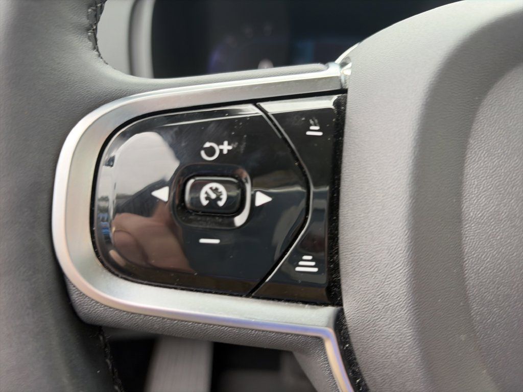 Used 2024 Volvo XC90 B6 Ultimate w/ Protection Package Premier AWD/4WD image 21