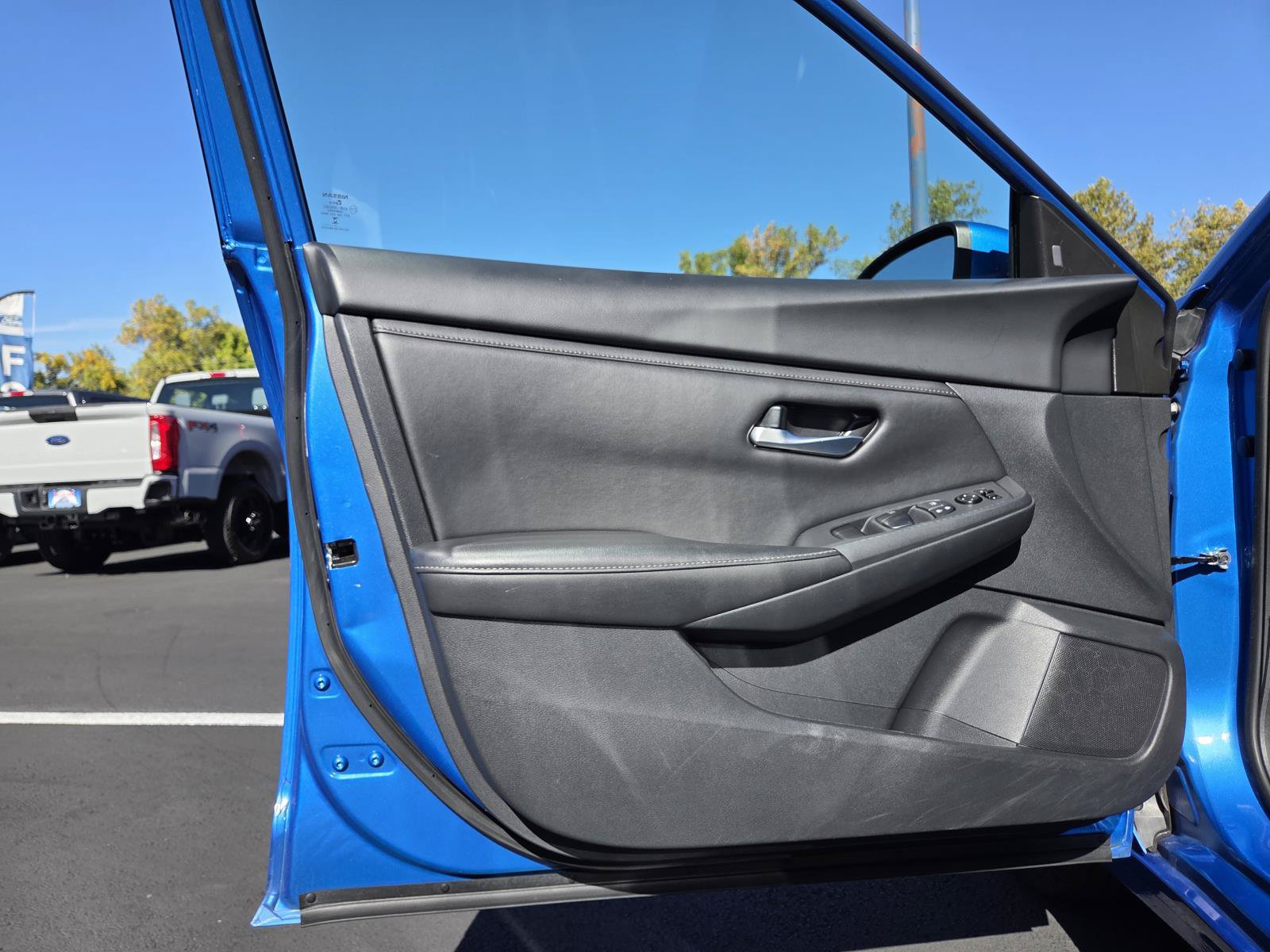 Used 2025 Nissan Sentra SV FWD image 12