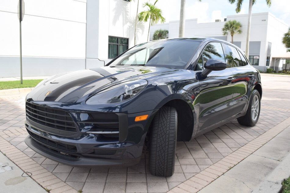 Used 2019 Porsche Macan AWD/4WD image 2