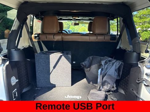 Used 2017 Jeep Wrangler Unlimited Sahara w/ Connectivity Group AWD/4WD image 18