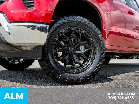 Used 2025 Chevrolet Silverado 1500 LT RWD image 9