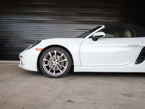 Certified 2017 Porsche 718 Boxster RWD image 11