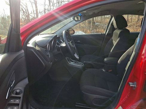 Used 2014 Chevrolet Cruze LT image 13
