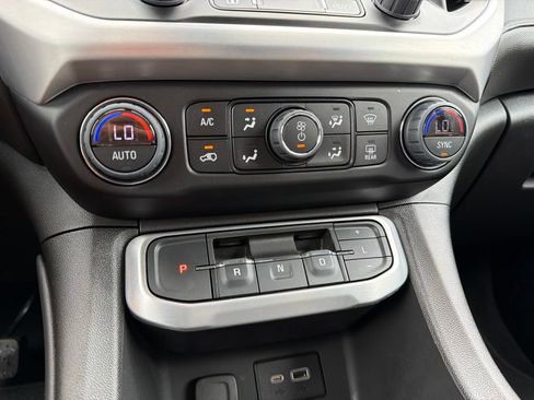 Used 2023 GMC Acadia SLE w/ Driver Convenience Package AWD/4WD image 12