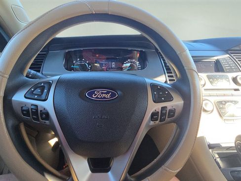 Used 2018 Ford Taurus SE image 11