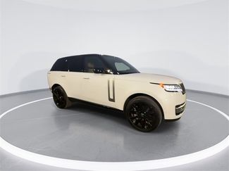 Used 2025 Land Rover Range Rover SE video 2