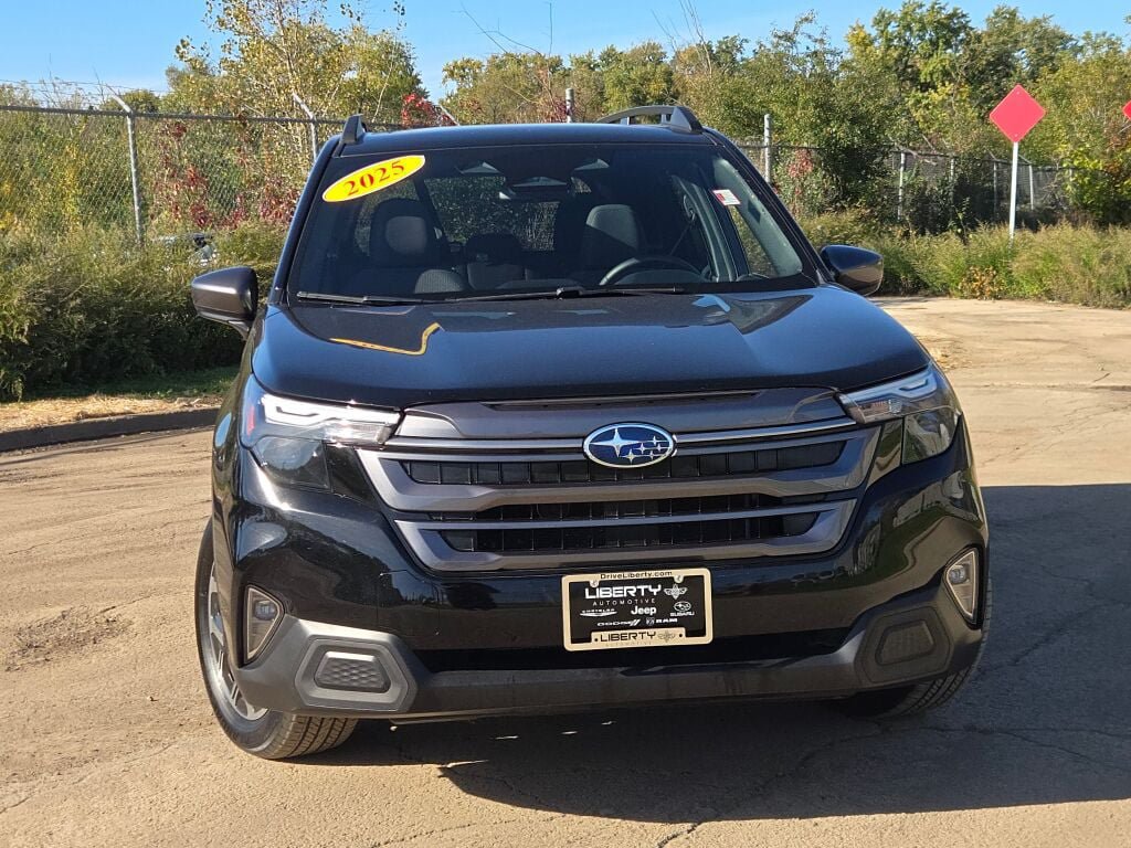 Certified 2025 Subaru Forester Premium AWD/4WD image 3