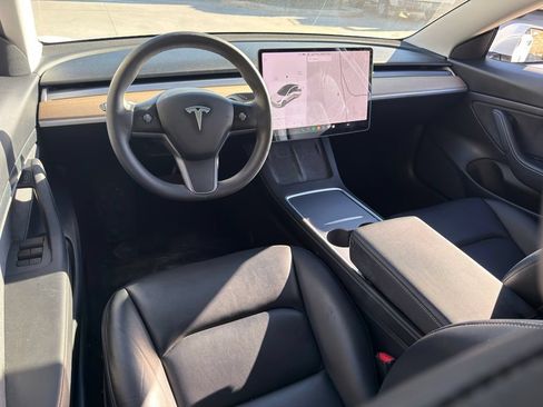 Used 2021 Tesla Model 3 Standard Range Plus RWD image 9