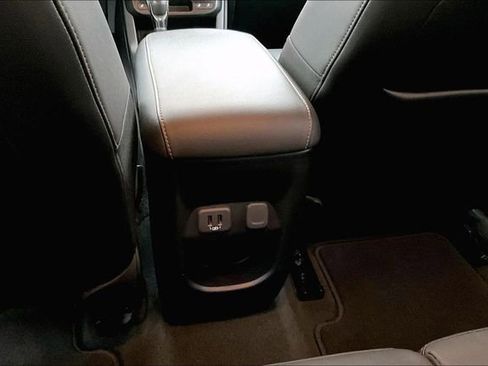 Used 2022 GMC Canyon AT4 w/ Trailering Package AWD/4WD image 11