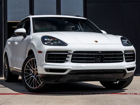 Certified 2023 Porsche Cayenne AWD/4WD image 6