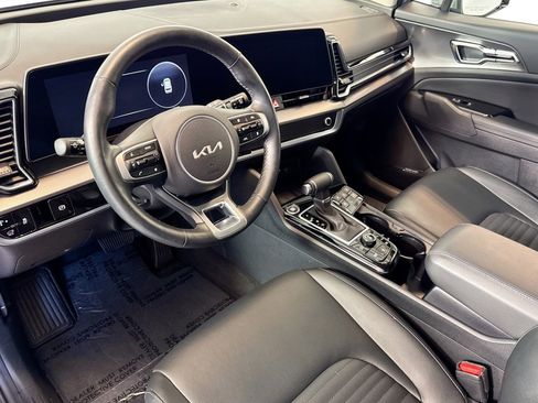 Used 2025 Kia Sportage SX image 9