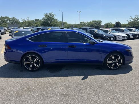 Used 2023 Honda Accord Sport image 3
