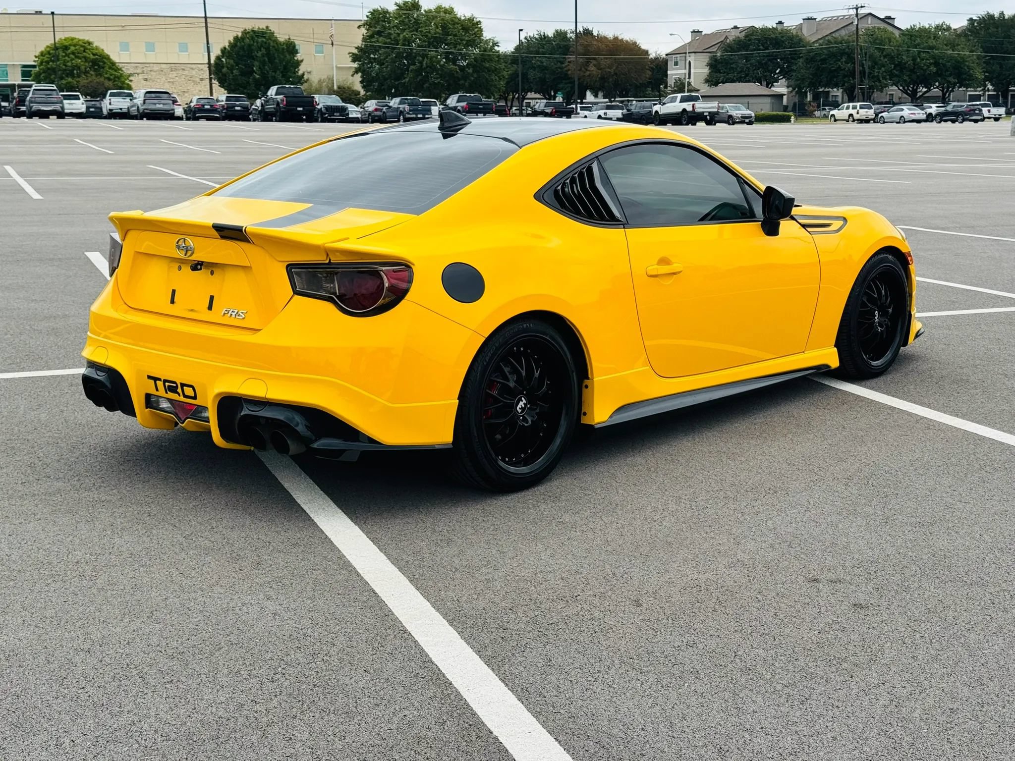 Used 2015 Scion FR-S Release Series 1.0 RWD image 3