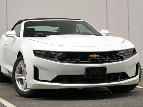 Used 2020 Chevrolet Camaro LT RWD image 2