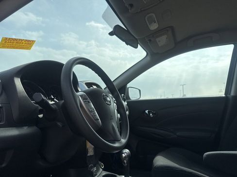 Used 2019 Nissan Versa SV image 36