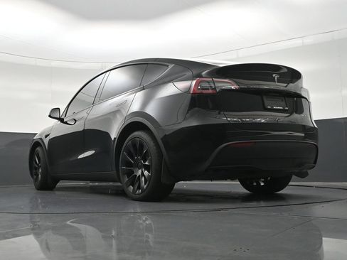 Used 2023 Tesla Model Y Long Range AWD/4WD image 24