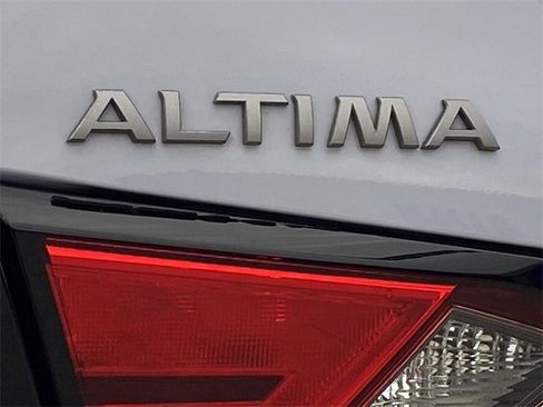 Used 2024 Nissan Altima 2.5 SR image 31