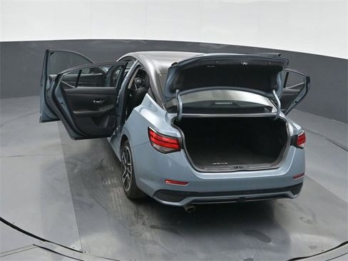 Used 2025 Nissan Sentra SR w/ SR Premium Package image 51