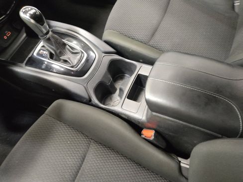 Used 2021 Nissan Rogue Sport S AWD/4WD image 26
