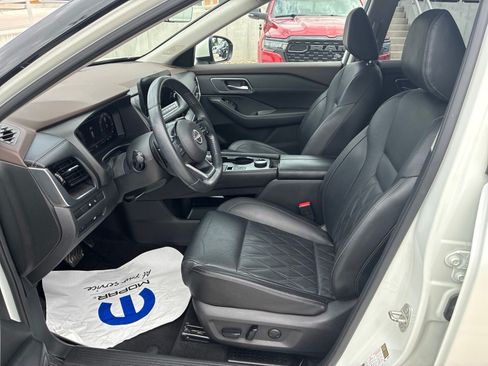 Used 2022 Nissan Rogue Platinum w/ Head-Up Display Package AWD/4WD image 13