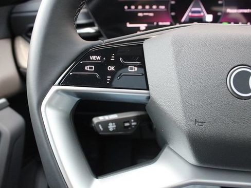 Used 2025 Audi Q5 Premium w/ Convenience Package AWD/4WD image 12