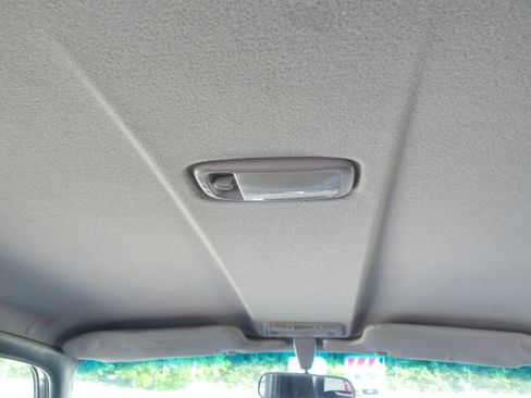 Used 1998 Toyota RAV4 2WD 2-Door image 23