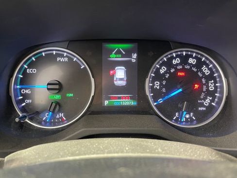 Used 2022 Toyota RAV4 LE AWD/4WD image 5