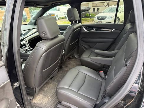 Used 2020 Cadillac XT6 Premium Luxury AWD/4WD image 21