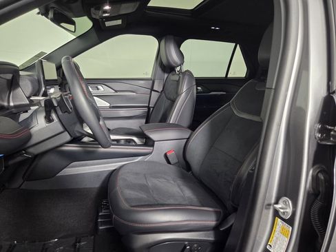 Used 2025 Ford Explorer ST w/ Sun And Sound Package AWD/4WD image 10