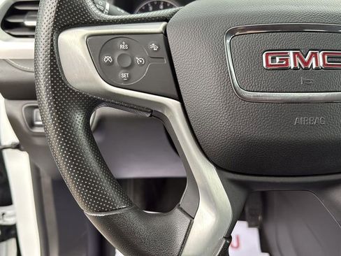 Used 2023 GMC Acadia SLE FWD image 17