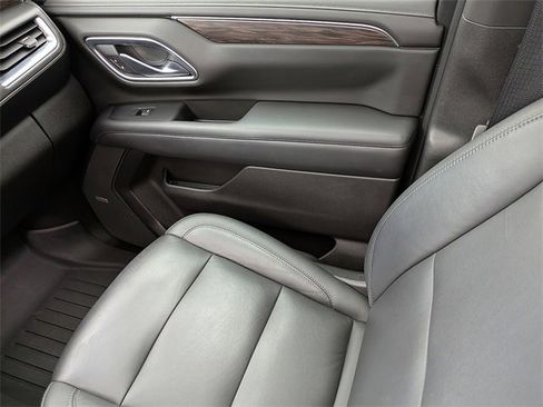 Used 2021 Chevrolet Tahoe Z71 w/ Luxury Package image 18