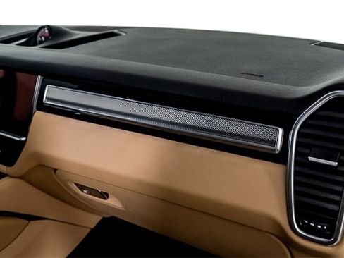 Used 2022 Porsche Cayenne S image 53