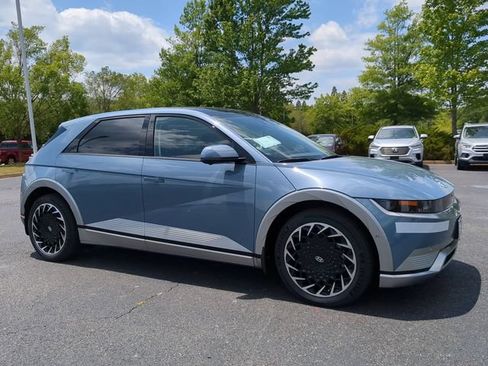 Used 2023 Hyundai Ioniq 5 Limited AWD/4WD image 2