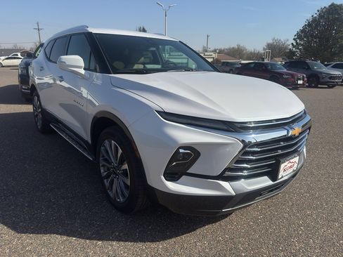 Used 2025 Chevrolet Blazer Premier image 4