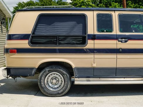 Used 1988 Chevrolet G20 RWD image 10