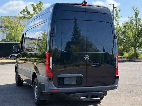 Used 2023 Mercedes-Benz Sprinter 1500 image 3