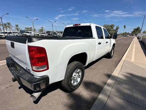 Used 2008 GMC Sierra 2500 SLE w/ Z71 Off-Road Package AWD/4WD image 5