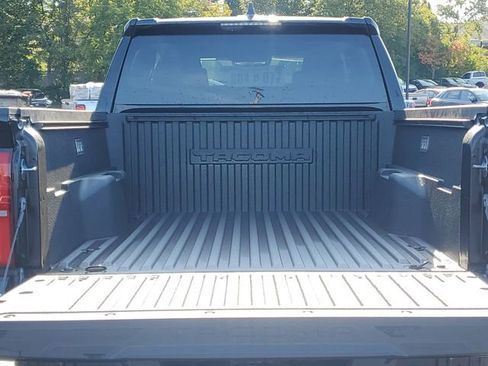 Used 2025 Toyota Tacoma TRD Sport image 7