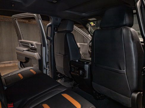 Used 2025 GMC Sierra 2500 AT4 w/ AT4 Premium Plus Package image 27