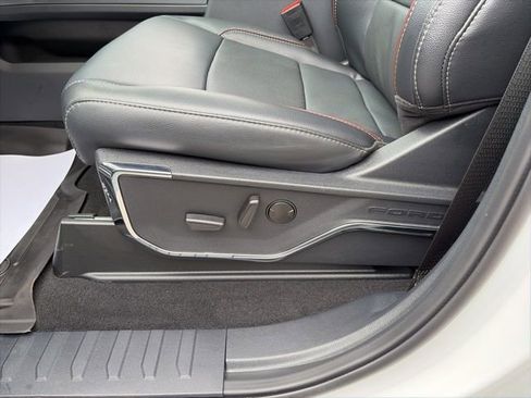 Used 2024 Ford F250 Lariat image 10