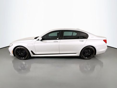 Used 2018 BMW 740e xDrive AWD/4WD image 4