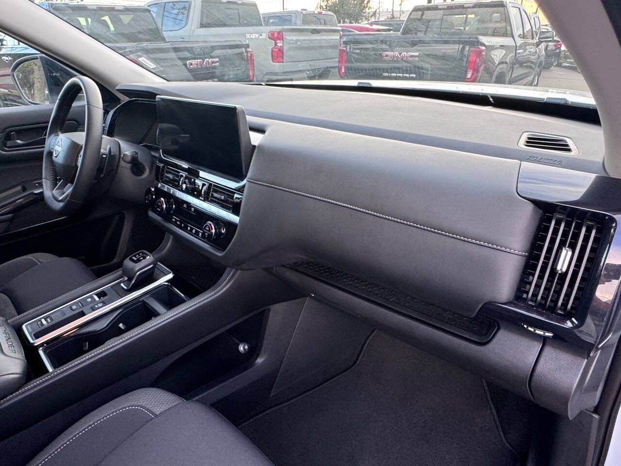 Used 2026 Nissan Pathfinder SV FWD image 20