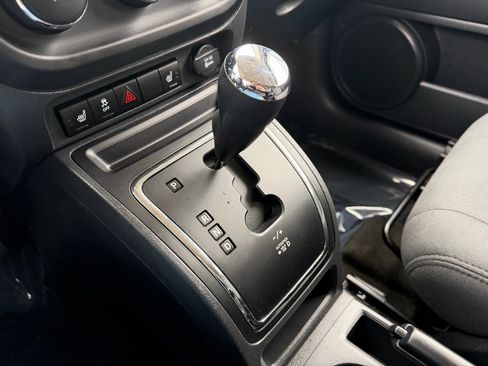 Used 2015 Jeep Patriot Latitude image 13