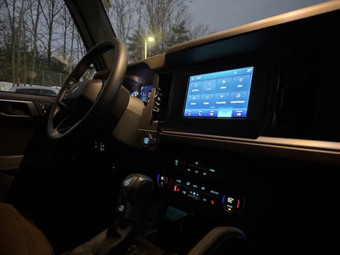 Used 2023 Ford Bronco Outer Banks image 36